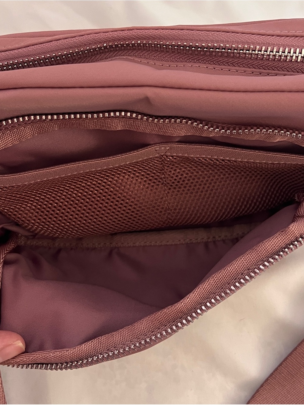 lululemon athletica Everywhere Crossbody Bag 2L Metal Hardware in Dusty Rose - Picture 11 of 11